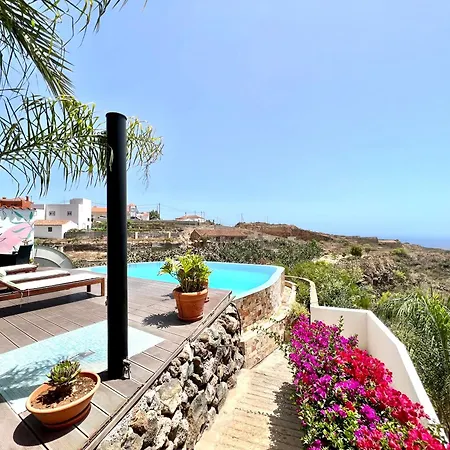 Wonderful With Heated Infinity Swimming Pool, Ocean View In Tenerife South
