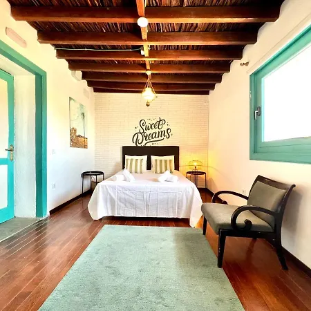 Wonderful With Heated Infinity Swimming Pool, Ocean View In Tenerife South ヴィラ *