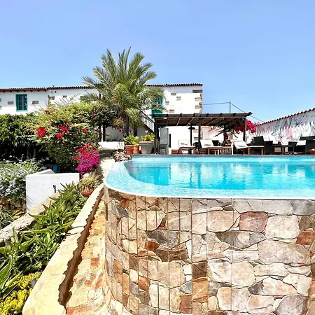 Wonderful With Heated Infinity Swimming Pool, Ocean View In Tenerife South Villa San Miguel de Abona
